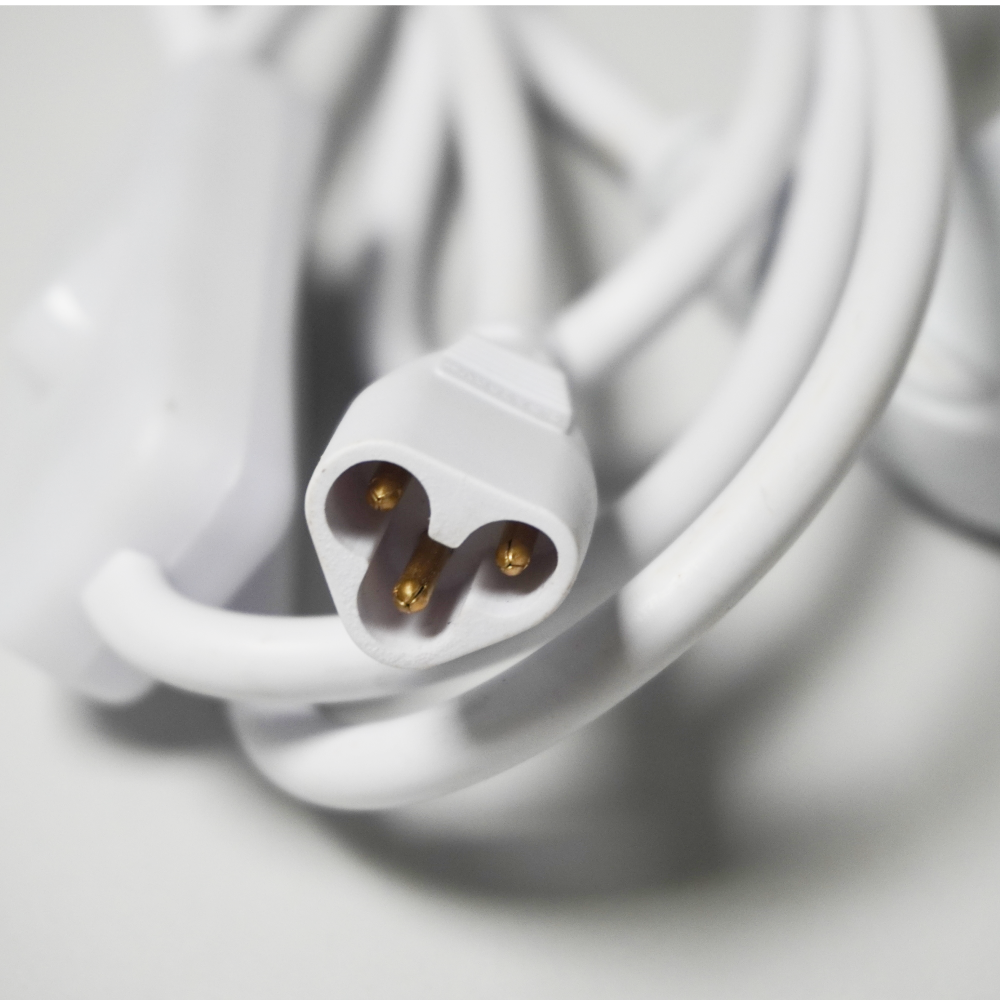 Virtakaapeli, 3-napainen, 2 m, valkoinen