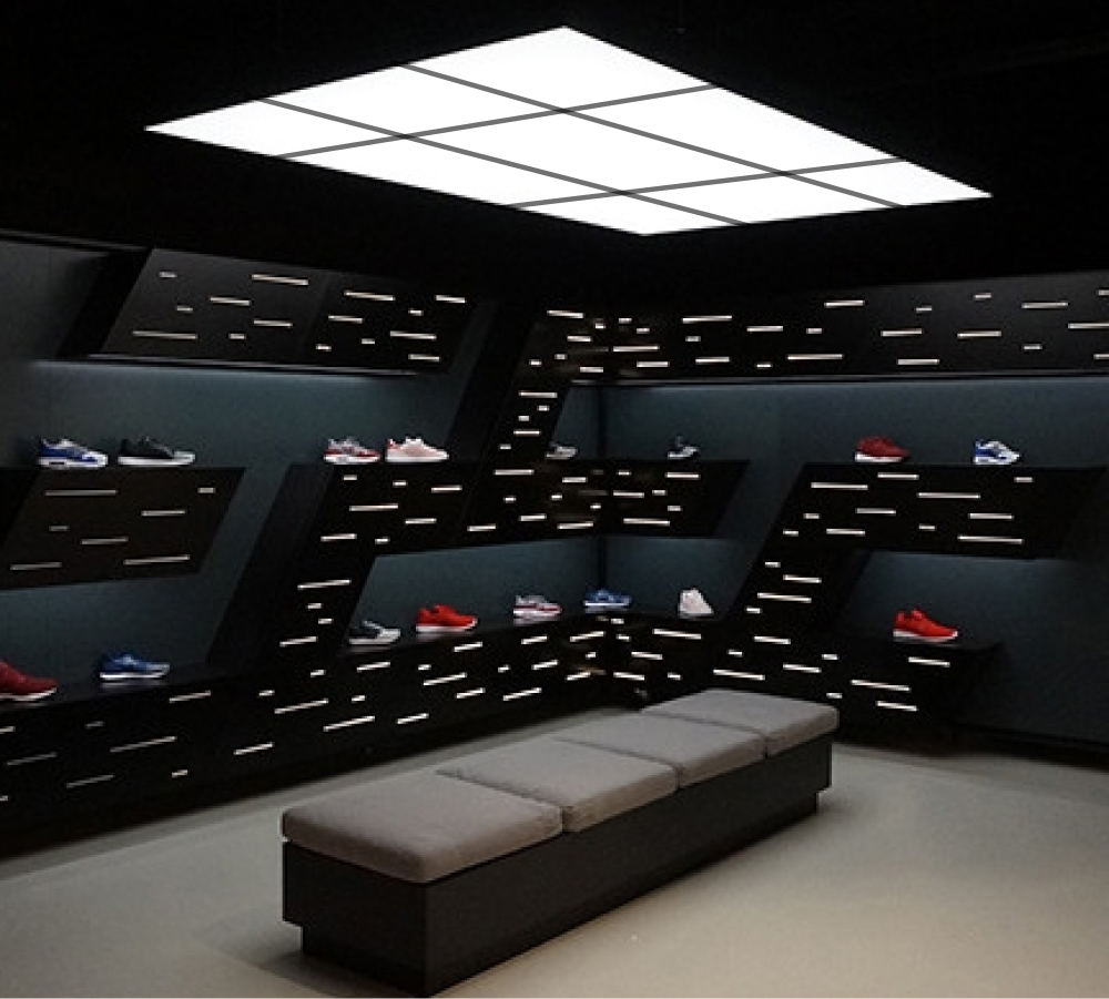 9 x LED-valopaneelia 2400 x 4800 mm