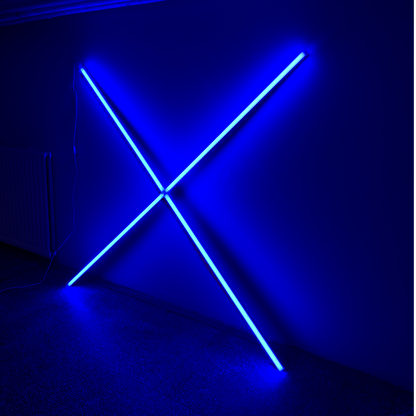 X malli LED-valaisin, 170 cm x 170 cm