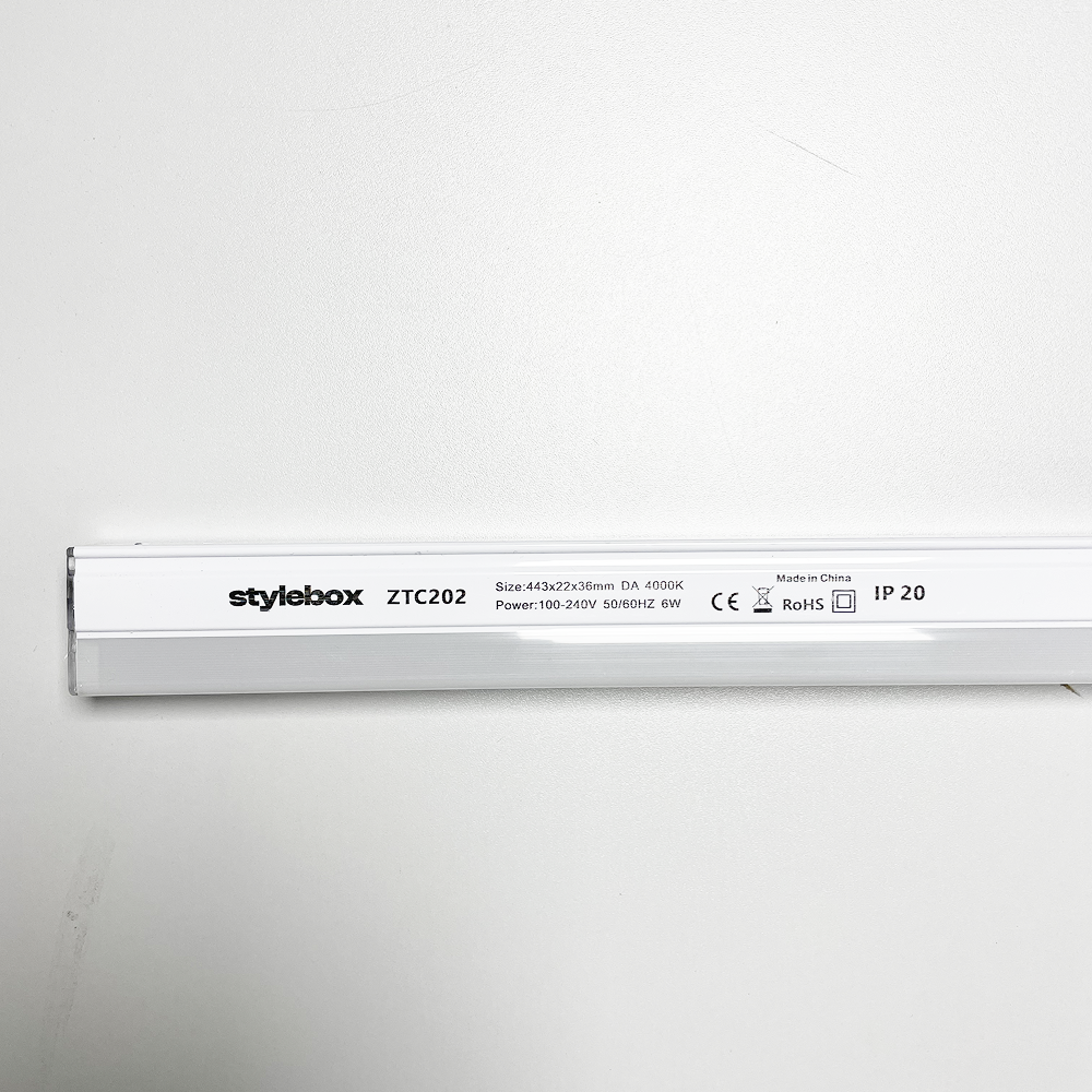 LED tube, 4000K, Non-dimmable, ZTC202, plastic housing, 3-pole, 44 cm