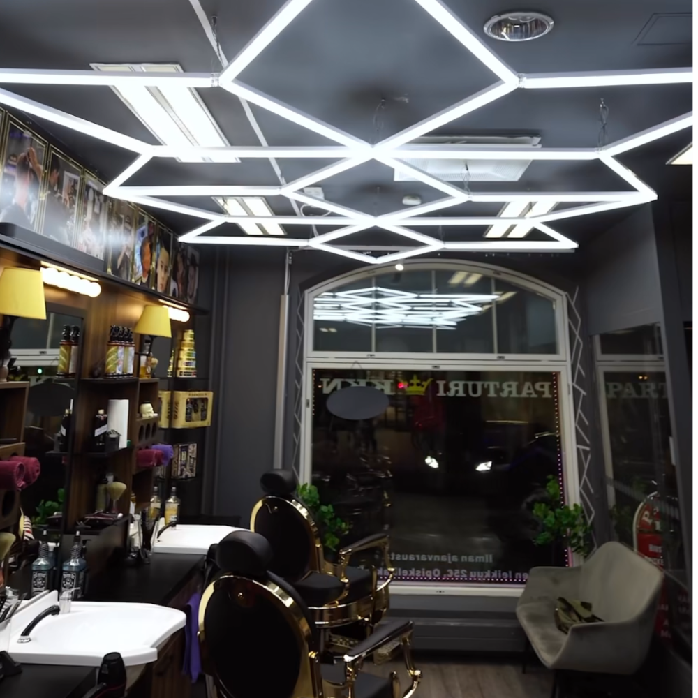Moduluxe 02 modular lamp, 244 x 558 cm