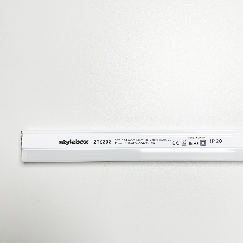 LED tube, 6500K, Non-dimmable, ZTC202, plastic housing, 3-pole, 44 cm